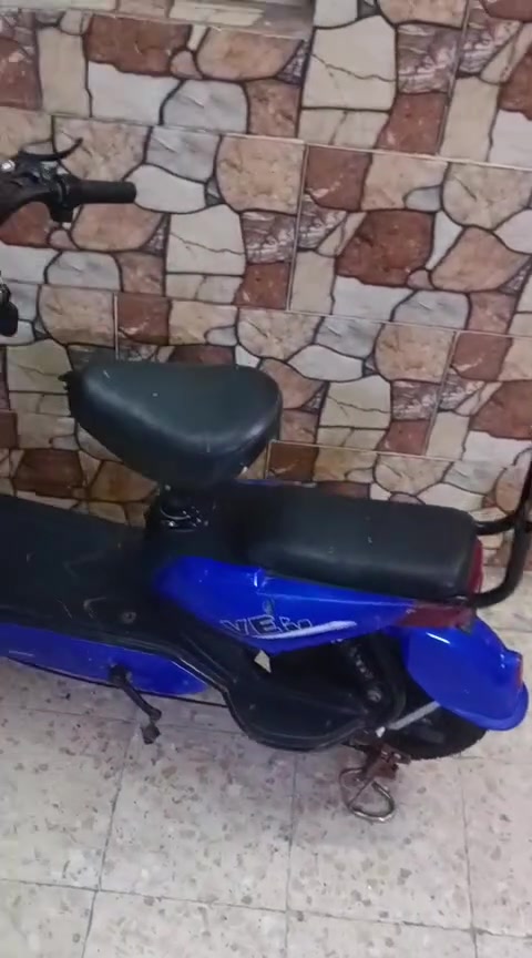 سلام عليكم دراجه شحن نضيفه قليل الأستخدام السعر 150 وبيه مجال رقم التواصل ***********
