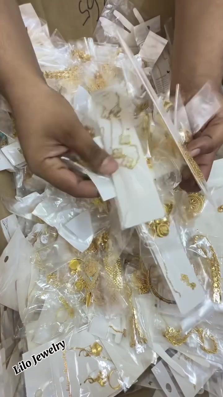 Lilo
مستمرين بتجهيزكم بالاكسسوارات  البرازيلي المكفول 
شرط الفحص بوجود المندوب
مشكل اساور_ محابس _تراجي _حجول _كلايد   
60 قطعةب50 الف 
________
*العروض المتوفرة ⬇️⬇️⬇️⬇️
*كيلو اكسسوارات الماني درجة اولى 35 الف
* نصف كيلو الماني مشكل درجة اولى ب20 الف
*5 كيلوات الماني مشكل درجة اولى 165 الف
مشكل يتضمن( اساور_محابس_ كلايد _تراجي _حجول _ بيرسنك )
الكيلو يعد من 65 قطعة فما فوق 
______________ 
*عرض اكسسوارات البرازيلي المشكل
شرط ضمان الطلاء ثابت 
(اساور _محابس_كلايد_تراجي _حجول )
60 قطعة ب50 الف
30  قطعة 25 الف
______________
* اكسسوارات الماني درجة ثاني يتضمن تكرار الموديلات 
 الكيلو 15 الف توصيل مجاني 
_____________ ___
عرض التراجي فقط
200 كارت ب45 الف
100  كارت ب25 الف
50 كارت ب15 الف 
خالي من التلف 
__________________________________
* عرض اكسسوارات الشعر شي ان 
الكيلو ب25 الف 
يعد من 50 قطعة فما فوق 
خالي من التلف
________________

 * عرض اكسسوارات البالة الكندي 
سعر الكيلو 45 الف 
مشكل بعض القطع احجار ومختم وفضة ( النموذج ع الخاص)
__________________
**عرض المحابس 
طبلة 100 قطعة 25 الف توصيل مجاني
الماني الكيلو ب50 الف 
🌸🌸🌸🌸🌸🌸🌸🌸🌸🌸🌸🌸🌸🌸🌸
كل العروض متوفرة تكدرون  تطلبوها عن طريق مراسلتنا على الخاص او عن طريق ارقام الواتساب 
واتساب ⬇️⬇️⬇️⬇️⬇️

***********
***********
تلي⬇️⬇️⬇️⬇️⬇️

https://t.me/nnndgue
انستا⬇️⬇️⬇️⬇️⬇️

https://www.instagram.com/1.lilo_2?igsh=MWQybXhwMzU5dHM3Mg==
🌸🌸🌸🌸🌸🌸🌸
تتوفر خدمة توصيل لجميع المحافظات العراقية

واتساب 👇🏼👇🏼👇🏼
📲***********
***********
تلي👇🏼👇🏼
https://t.me/nnndgue
انستا👇🏼👇🏼
https://www.instagram.com/1.lilo_2?igsh=MXNyYWx0Y294ZHY0dw%3D%3D&utm_source=qr
خدمة توصيل كافة محافظات العراق

