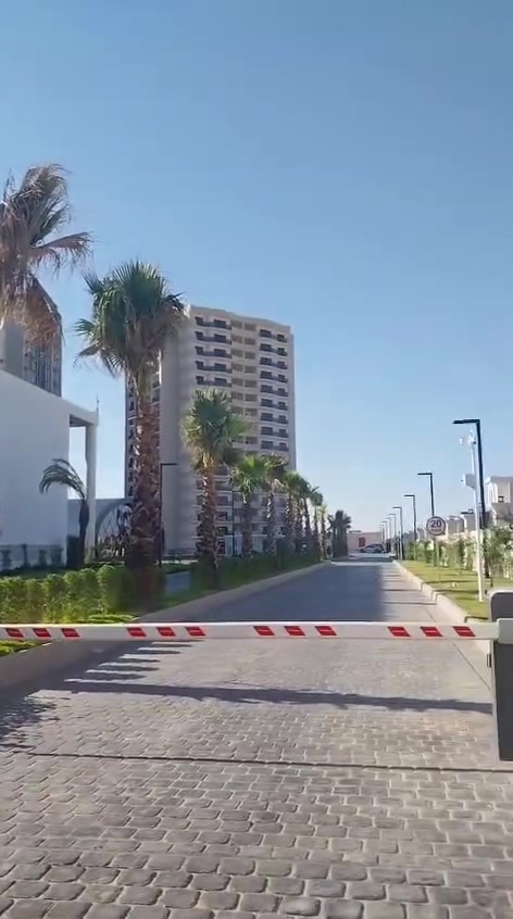 🏡 شقة فاخرة للايجار– مجمع الدلة السكني / الرمادي – شارع 100
قرب جامعة المعارف
فرصة مميزة للايجار شقة بتشطيب وكوالتي عالي جداً داخل أحد أرقى المجمعات السكنية في الرمادي.
📍 الموقع: مجمع الدلة السكني – شارع 100 سنتر الرمادي
📐 المساحة: 215 متر مربع
🏢 الطابق: الخامس
مواصفات الشقة:
3 غرف نوم واسعة
صالة كبيرة ومريحة
3 حمامات
سبالت5 تبريد مركزي 
2 بلكون كبير بإطلالة مميزة
كهرباء 24ساعه 
تشطيبات فاخرة وكوالتي بناء عالي جداً
تصميم عصري ومساحات عملية تناسب العائلة
الشقة جاهزة للسكن وتقع في مجمع يوفر بيئة سكنية راقية وخدمات متكاملة وبوابة راقيه
📞 للاستفسار والمعاينة يرجى التواصل على الرقم: (***********)واتساب
علما اني صاحب الشقة يعني ماكو دلاليه
