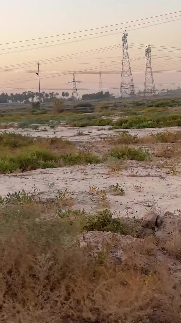 السلام عليكم
قطعة ارض للبيع المساحة ١٨٠ متر 

بمجمع السلام النموذجي بيها كافة الخدمات 

ماء كهرباء مجاري و الباقي بالتصوير موجودة 

ثالث قطعة من السدة شارع رئيسي عرض ١٥ متر

السعر ٣٥ مليون و بيها مجال أسعار القطع البصفها 

ب٣٨  للتواصل الاتصال على هذا الرقم ***********
