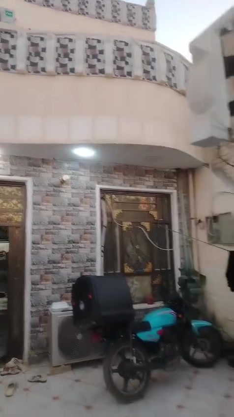 سلام عليكم بيت لبيع المشتل مجمع فدك مساحه 130 طابقين البيت مسلح صب مسجل في امانه بغداد مسجل قابل التطويب سعره 65 بي مجال تواصل ***********
