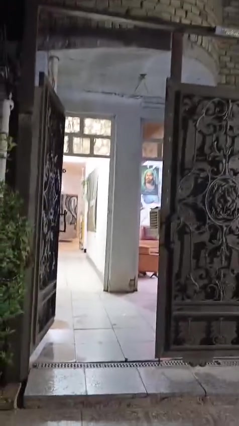 السلام عليكم بيت للبيع مساحه ١٠٠ متر على شارع ٢٠ مقابيله ساحه ومدارس ٢ بيت كامل من كل النواحي منطقة السكلات ١١ 
رقم الهاتف ***********
