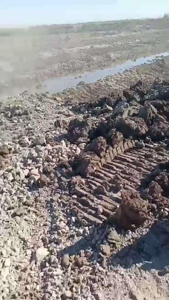 سلام وعليكم يوجد لدينا تراب صالح للزراعه وللدفان السياره سكس ام العلم الطويله ب40 وبي مجال حسب المسافه ***********
