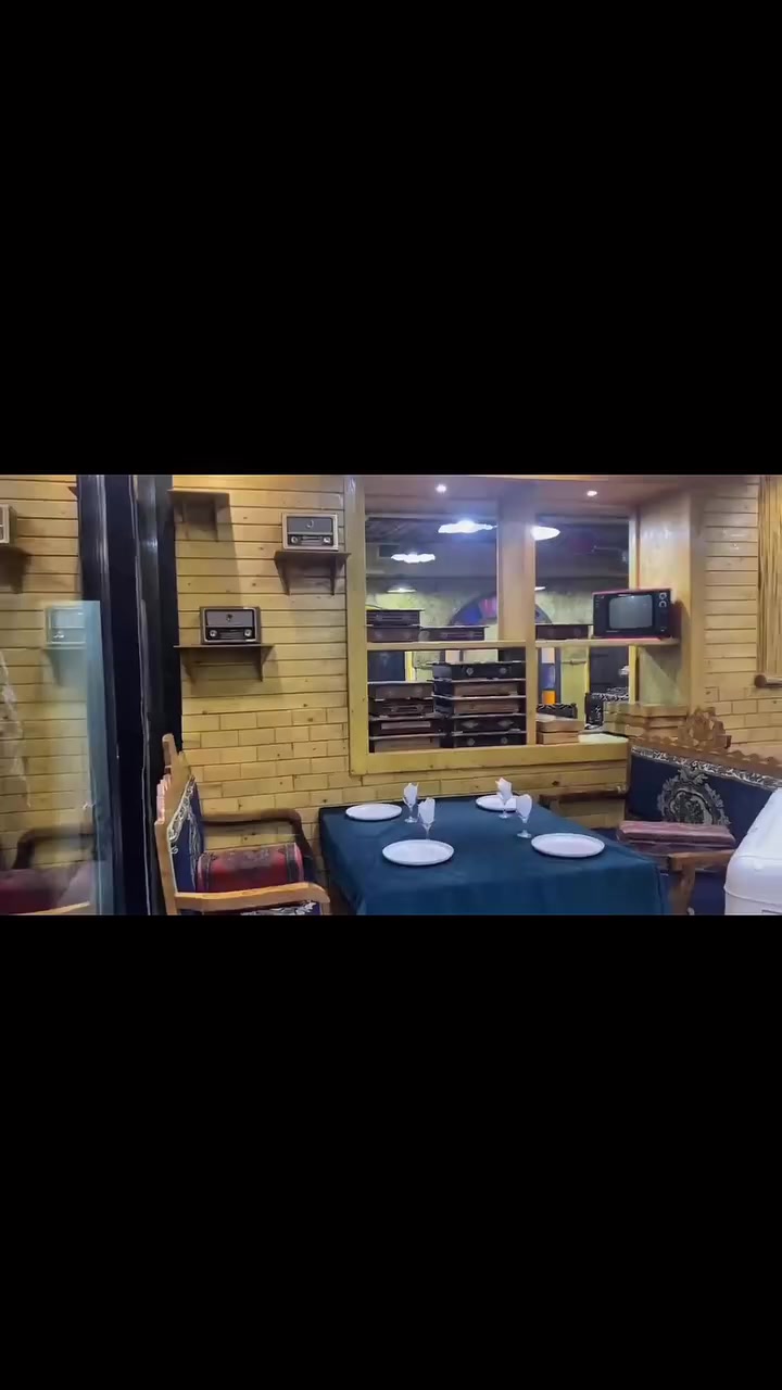 🔥 فرصة استثمارية مميزة للبيع – مطعم ومقهى تراثي متكامل في الجادرية / بغداد

📍 الموقع: بغداد – الجادرية، مقابل جامعة بغداد، خلف مول الواحة
📌 موقع حيوي ومميز جداً، ومقابل المطعم كراج سيارات.

🏛️ المطعم يتكون من 3 طوابق + سطح، ومجهز بالكامل وجاهز للعمل، ويحتوي على:

• 🖥️ 10 شاشات
• ❄️ 10 أجهزة سبالت
• 👨‍🍳 مطبخ متكامل بالمعدات
• ☕ قسم بارستا مجهز
• 💨 قسم أراكيل 5 نجوم
• 🪑 طاولات وكراسي وتجهيزات متكاملة
• 🚗 كراج سيارات مقابل المطعم
• ✨ تصميم وأجواء تراثية مميزة

💼 المطعم جاهز للعمل مباشرة دون الحاجة إلى تأسيس أو تجهيز من جديد.

🎥 شاهد الفيديو للتعرف على تفاصيل المطعم والموقع والتجهيزات.

📞 للمهتمين والجادين فقط، يرجى التواصل على الخاص لمعرفة السعر وتفاصيل البيع.
***********
