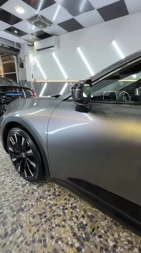 تويوتا كراون 2024 أمريكي – Platinum Hybrid MAX،
حادث جاملغ امامي بدون دواخل ارباك جانبي فقط باقي كفالة 

محرك 2.4 لتر، 4 سلندر، تيربو.

نظام هايبرد ماكس (Hybrid MAX).

القوة الإجمالية: 340 حصان.

القير: أوتوماتيك 6 سرعات Direct Shift-6AT.

دفع رباعي AWD إلكتروني دائم.

محرك كهربائي أمامي ومحرك كهربائي خلفي.

المحرك الكهربائي الخلفي مزود بنظام تبريد مائي عالي القدرة.

التسارع من 0 إلى 60 ميل/س حوالي 5.7 ثانية. 

6 أوضاع قيادة:

اقتصادي ECO

مريح COMFORT

عادي NORMAL

رياضي SPORT

رياضي متقدم SPORT S+

مخصص CUSTOM

تعليق متكيف إلكترونياً AVS.

نظام توجيه كهربائي.

نظام مساعدة على الانعطاف النشط.

فرامل أمامية مهواة مقاس 12.9 إنش.

فرامل خلفية 12.5 إنش.

نظام فرملة متجدد للطاقة. 

جنوط ألمنيوم 21 إنش.

عدد المقاعد: 5

مصابيح أمامية LED رباعية العدسات.

إضاءة نهارية LED.

مصابيح خلفية LED ممتدة.

مرايا كهربائية قابلة للطي.

إشارات انعطاف بالمرايا.

إضاءة أسفل المرايا.

مرايا مدفأة.

مساحات أمامية حساسة للمطر.

شنطة كهربائية مع فتح بدون استخدام اليد.

فتحة سقف زجاجية بانورامية ثابتة مع ستارة كهربائية. 

مقاعد جلدية.

مقاعد أمامية كهربائية.

تسخين وتبريد المقاعد الأمامية.

مقاعد خلفية مدفأة.

دركسون مدفأ.

ذاكرة للمقعد.

تطعيمات داخلية فاخرة.

إضاءة داخلية.

مفتاح تشغيل بصمة/زر تشغيل.

دخول ذكي.

شاشة وسطية 12.3 إنش.

شاشة عدادات رقمية 12.3 إنش.

نظام Toyota Audio Multimedia.

Apple CarPlay لاسلكي.

Android Auto لاسلكي.

شحن لاسلكي للهاتف.

5 منافذ USB.

نظام صوت JBL فاخر 11 سماعة مع مضخم صوت.

كاميرا 360 درجة / Panoramic View Monitor.

عرض محيطي للسيارة من الأعلى.

كاميرا لمراقبة المنطقة أمام السيارة.

حساسات ركن.

Advanced Park: نظام يساعد على ركن السيارة أوتوماتيكياً.

تنبيه حركة المرور الخلفية.

نظام مراقبة النقطة العمياء. 

مثبت سرعة راداري متكيف DRCC.

تحذير ومساعدة الخروج عن المسار.

المحافظة على المسار.

نظام منع/تخفيف الاصطدام الأمامي.

التعرف على المشاة.

التعرف على الدراجات في ظروف معينة.

إضاءة أمامية أوتوماتيكية.

مراقبة النقطة العمياء BSM.

تنبيه حركة المرور الخلفية RCTA.

تنبيه حركة المرور الأمامية FCTA.

مساعد تغيير المسار LCA.

مساعد الازدحام Traffic Jam Assist.

كاميرا مراقبة السائق.

نظام تحذير من الاصطدامات المحتملة أثناء الركن/الحركة البطيئة.رقم بغداد انكليزي باسمي شرط التحويل مكاني ديالى بعقوبة باقي التفاصيل وسعر اتصل وتدلل

للستفسار اتصال ع الرقم ***********
