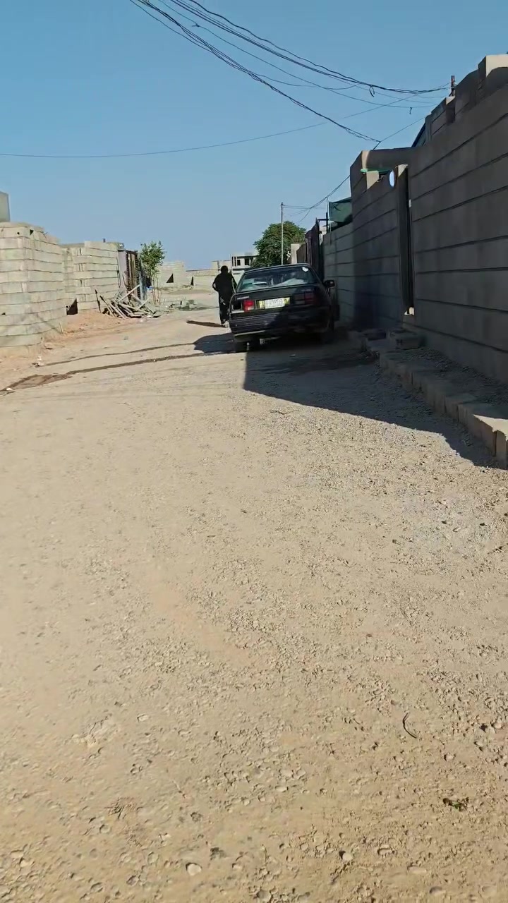 السلام عليكم 
متوفر بيت في قرية الفاروق مجاور قرية البگاره 
البيت جديد مرتب للبيع كما موضح بالفيديو 
البيت فول سيراميك مع طاقه شمسيه ليثيوم ما صار شهرين من شدوهه البيت جاهز من كلشي  
المساحه الكليه 250 متر 
السعر 55 مليون 
بس جيب غراضك وسكن  وحياكم الله 
للتفاصيل اكثر راسلني او اتصل 
***********
