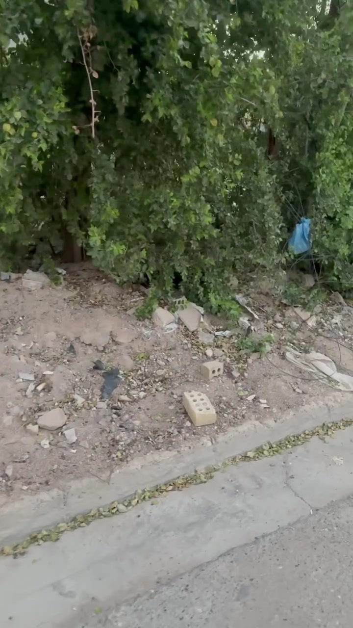 سلام عليكم عندي قطعه 84 متر واجه 6ونص نزال 13 ونص ركن على شارعين موقع مميز  بشارع الصحه الشارع مقابيل معجنات النحله طابو صرف ***********
