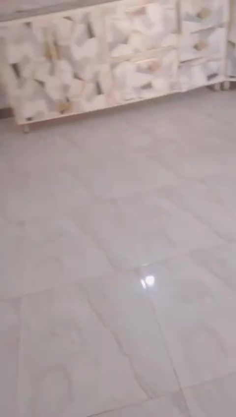 بيت للبيع في الفلوجه بالشهداء بل١٩ على حديقة بالمربع الأول بناء طابوك جديد نافذ على 40 البرديني قاطين ملكي مساحه 175 متر السعر 140 وبيه مجال بصيط ***********
