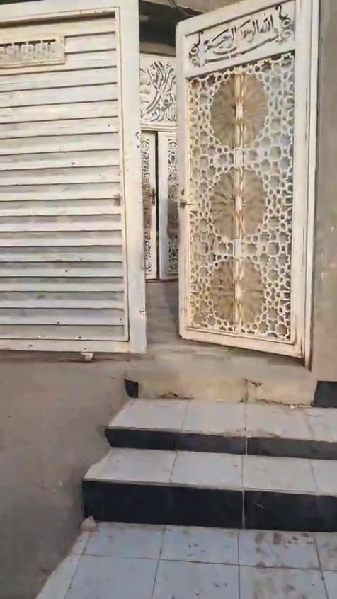 بيت زراعي للبيع بصف الطابو يبعد ٦٠ متر ماي ومجاري المعش الشارع الرائيسي مال المعش بدايت الزراعي المساحه ١٣٠ متر بناء درجه اوله مثل ما موضح بالمقطع السعر ٦٠ 
 *********** بي واتساب

