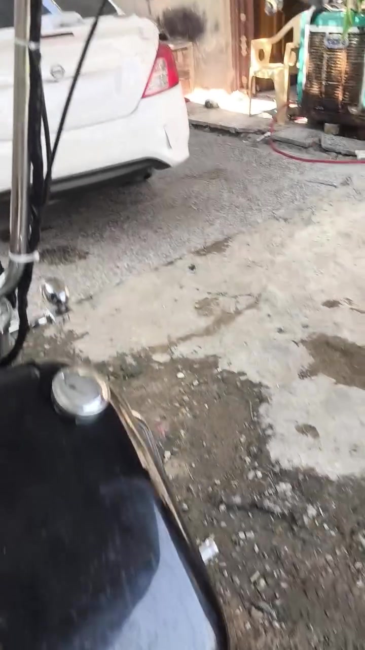 السلام عليكم 
هوندا استد 400 
رقم سنويه بغداد باسمي شرط التحويل 
دراجه خير من الله كابريتر بلكات كلها مسوي لها دامه دهن ام زايل ابدل ماي اخضر زيتي دراجه ماكينه نزلت لها بس رنكات يم ابو الجوز فقط مكينه وكير كفاله وخير من الله كهربائيات كلها كامله تخم تاير جديد ويل خلفي جوبلس ستيرن جيكانو صالنصات رياضيه جنط خلفيه دراجه امانت الله هواي صارف عليها هواي تعبان عليها 
السعر المطلوب 16 بيها مجال 
مكاني بغداد البلديات 
رقم الهاتف***********
