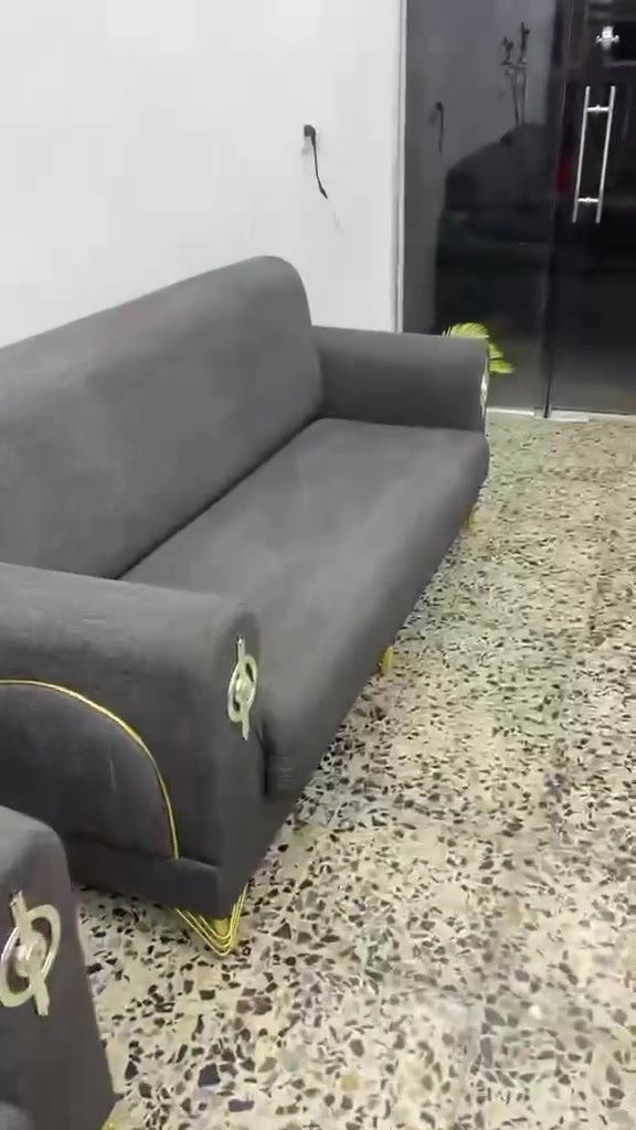 بيع اثاث وكرسي وميز وعلم بمليونين جديد مصالي شهر من فتحت المكتب وهسه صار عندي ظرف ***********
