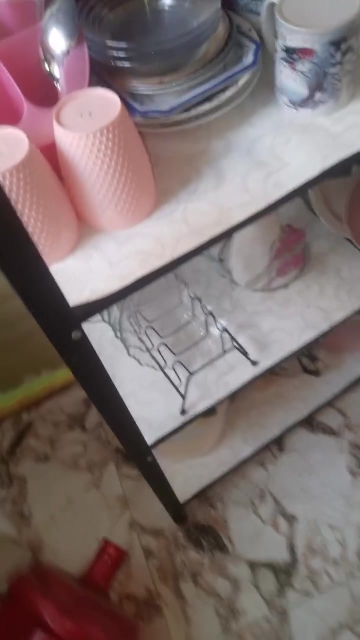 حي جهاد شارع السوك ***********
نضيف كولشش مابي اي ضرر 
يتحرك بي جروخ 
يتحمل كل الاثقال 
بحركه وحده يطبكك كوليته وحركه وحده ينفتح كوليتهه 
مفيد كلشش والله
