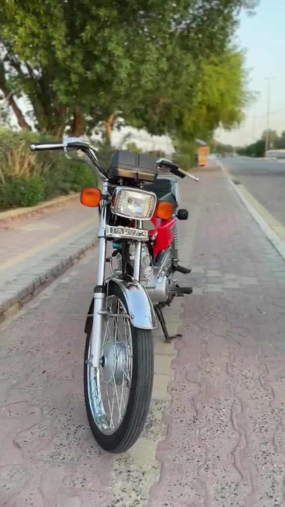 سلام عليكم شباب دراجه للبيع اسكنر 2025 مكفوله بس تفيلس فقط سعر خاص اتصل رقم ***********
