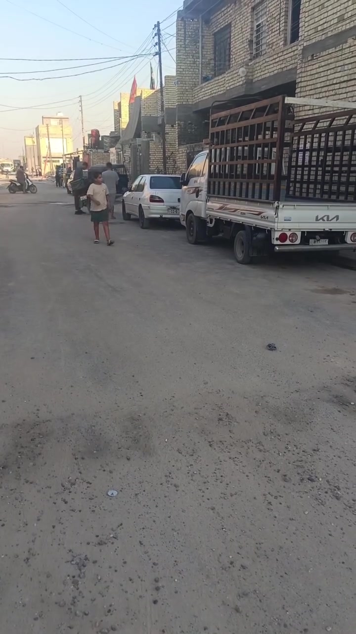 السلام عليكم دار للبيع تفاصيل داخل الفيديو ١٠٠متر بناء ٢٦  السعر ٧٢ وبي مجال للاستفسار ***********  ***********
