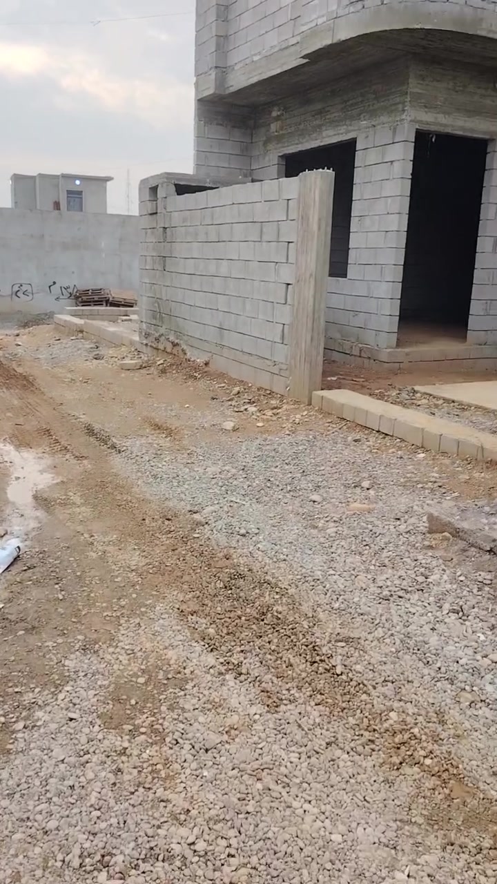 مساحة ٢٠٠ • واجهة ٩ • طابقين