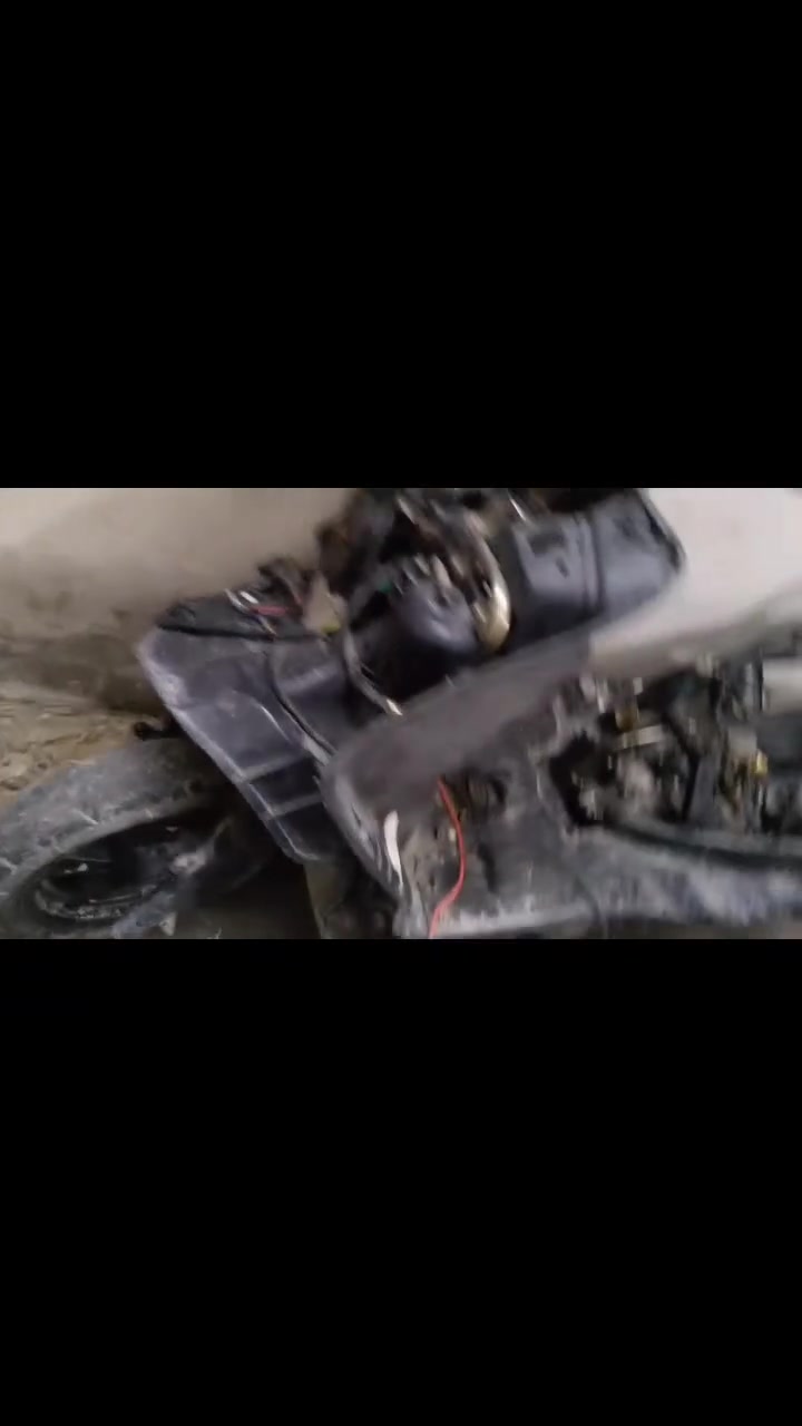 سلام عليكم سكنس نثيه للبيع مكينه هاون بوشه 58.5 من لاخير قفل160 بيه كشن بس جيب باتري وشغل وروح مكاني رئاسه العبيدي واتساب ***********
