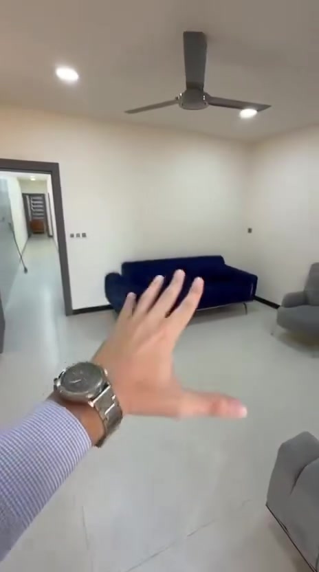 شقة مؤثثة طالبات خلف جامعة التراث
صالة مطبخ و٦ اسرة 
***********

