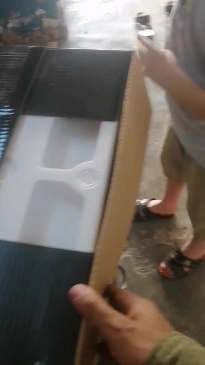 لبيع ***********، يبيعون بالسوق ٤٠ اخر قطعه سعره 20
