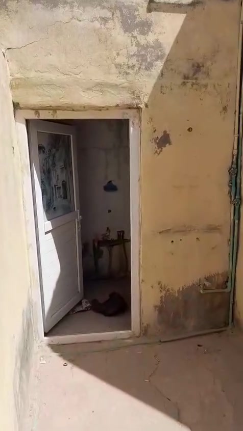 بيت لاجار مباشر من صاحب إدارة شارع المطار القديم قرب مدرسه انوار السجاد لاهليه بي غرف 2وصاله ومطبخ واستقبال اجاره 250 ‏‪***********‬‏

