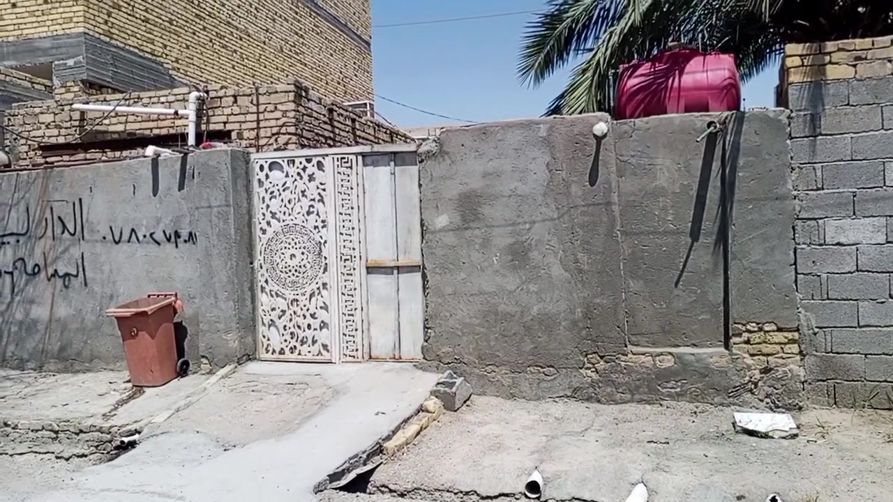 ✅بيت طابو صرف للبيع
✅المساحة 136متر حي الامير 
✅قرب جامع شيخ محسن 
✅البناء غرفتين 
✅وستقبال ومطبخ 
✅وصحيات 
✅وجه للبت ع حديقه

✅الاتصال على الرقم 
☎️***********
واتساب
