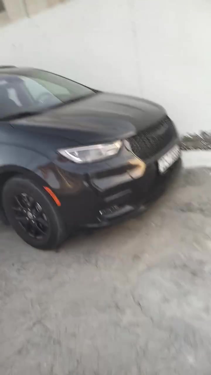 التفاصيل داخل الفيديو زلغ مابيهه جديده السياره العنوان بغداد حي او مجاور مطعم الفلسطيني هاتف ***********
