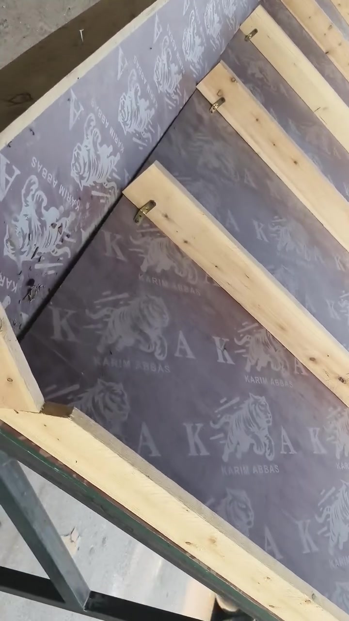 سلام عليكم غراض للبيع نجف حي الميلاد هاذه رقم راعيهن ***********
