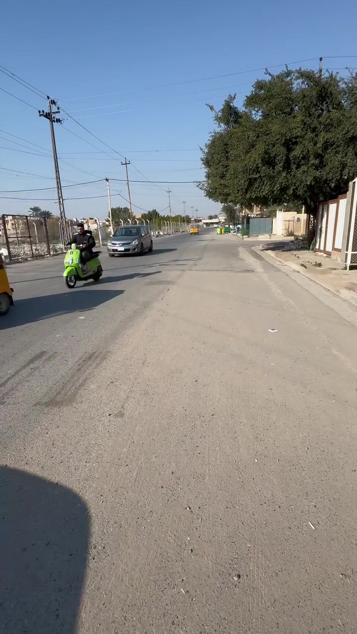 السلام عليكم 
عقار للبيع مساحة 150 متر بناء طابقين  
البيت نضيف مرمم قبل سنتين بي بعض الملاحظات بالسيراميك ممشتغلي صحيح
عالي عن الشارع 
ارتفاع السقف ٢٨٠ 
كراج + حديقة 
‎4 غرف نوم 
‎استقبال  وحولي ومطبخ 
‎خدمات كاملة  
‎تشجير  امام البيت 

‎الموقع / الحسينية الضباط مدخل الجسر شارع ٢٠ على الشارع مباشر 
‎( شارع اسواق اولاد الخنجر ) قريب الفوج 
موقع  مميز 

مناسب جدا بالنسبة لعروض البيوتات المجاورة 

‏‎للاستفسار : ***********
