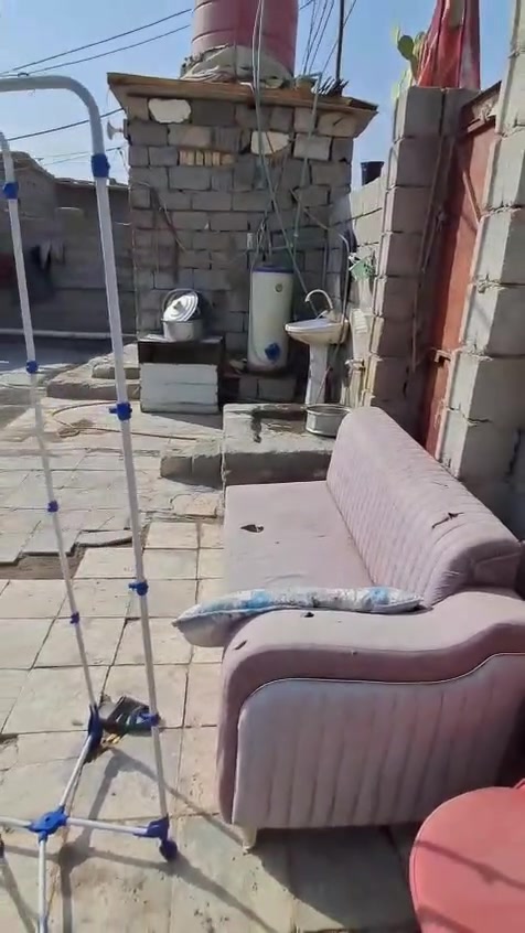 سلام عليكم ابيت تجاوز البيع مكان البصرة القبله احي المهندسين شارع المقيمين كهرباء دفن ماء مجاري مرتبه *********** سعر البيت 22 وأبي مجال
