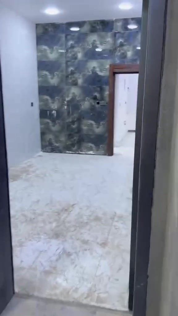 ﷽
يسر
 مـــكـــتــب شــــارع 15 للـــعـــقــار
يوجد لدينا 

مشتمل طابق ثالث مساحه ١٥٠م جديد محد ساكن بي باب معزول 

التفاصيل
استقبال + مطبخ + عرف نوم عدد ( ٢ ) + صيحات + حولي كبير + مناور عدد ( ٢ ) 

 
العـنـوان : بغداد الدورة خلف مول العراق منطقه حي الطابقين شارع 15 التجاري 

        بــأدارة                                                                           ابو ايـمـن الشـمري   
       *********** وات ساب   
       ***********
