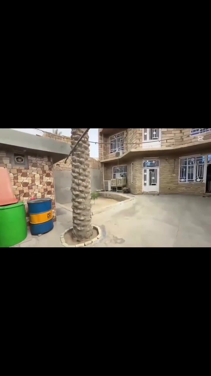 🏠 بيت للبيع في كربلاء – حي الغدير

📐 المساحة: 300 متر

✨ تفاصيل البيت:

🔹 الطابق الأرضي:
• ساحة كبيرة 
• حديقة 🌳
• استقبال
• صالة
• غرفة نوم واحدة
• مطبخ
• صحيات 🚿

🔹 الطابق العلوي:
• 3 غرف نوم 🛏️
• صالة
• صحيات 🚿

📍 الموقع: كربلاء – حي الغدير

📞 للاستفسار والاتصال:
***********

🏡 بيت مناسب للسكن وموقع مميز
