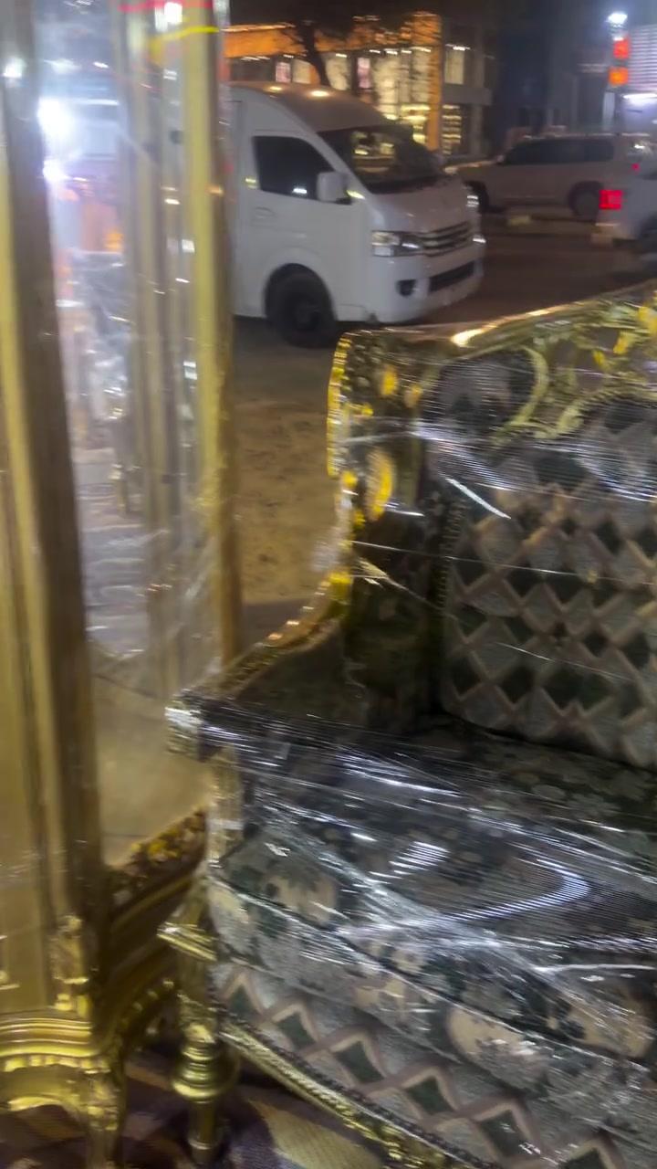 ￼ بغداد السيءية نزلت الجسر مال الجادرية معرض القمة***********
