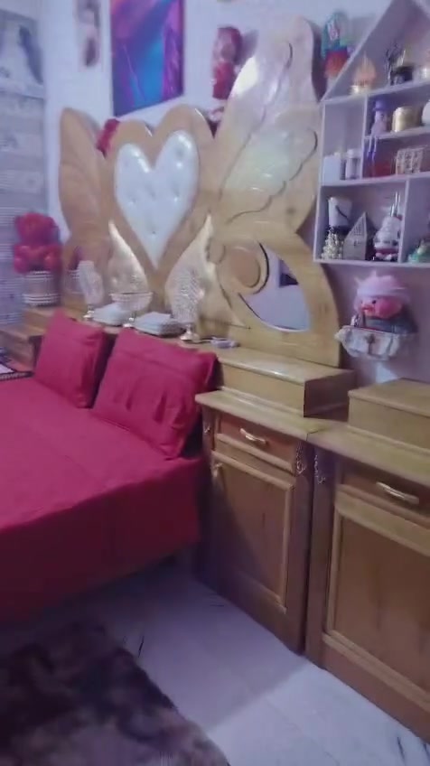 للبيع غرفه مستخدمه تزكام صاج نضافه فول مديل حديث سعر مليون ونص ***********
