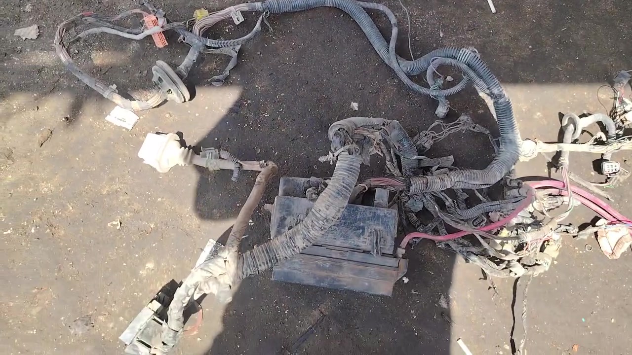 متاح ضفيره افيو وارد امريكي نفس مكينة الاوبتره كامله وياها طبلت فيوزات اليحتاجها بي خير ويدلل مكاني بابل لتواصل ***********
