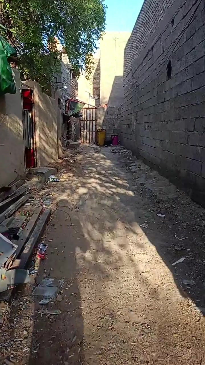 منزل للبيع مساحة 55 متر غرفه واحده فقط + صحيات + مطبخ
منطقة الدوانم شارع سوك معمل التمر 
كما موضح في التصوير فرع داخل فرع
استفسار ***********
