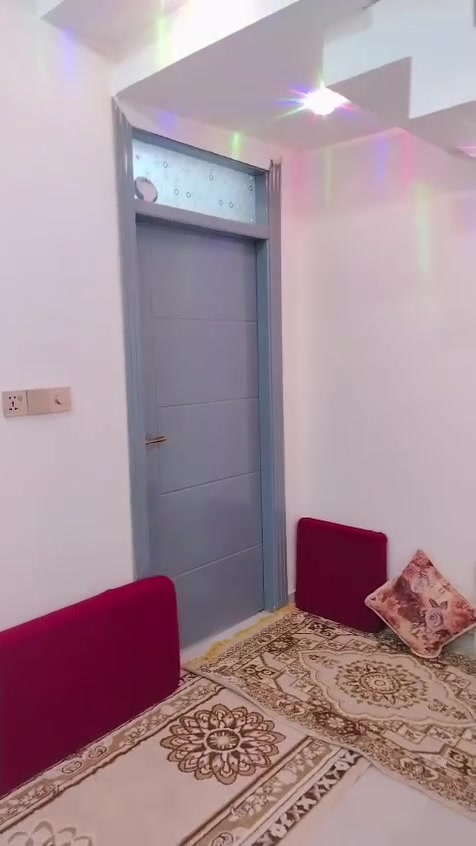 خنيطله خلف بيوت سيد مصطفى
( الريان)دوانيه عوزها بس عكاده  وبيتونه 
الصاله الدرج المطبخ الحمام المنور الغرفه كلها كامله 
سبالت 2
مراوح 3
مع الاناره الكيزر الماطور 
كله ب 48 
100 م
5*20
كهرباء ماي
***********

