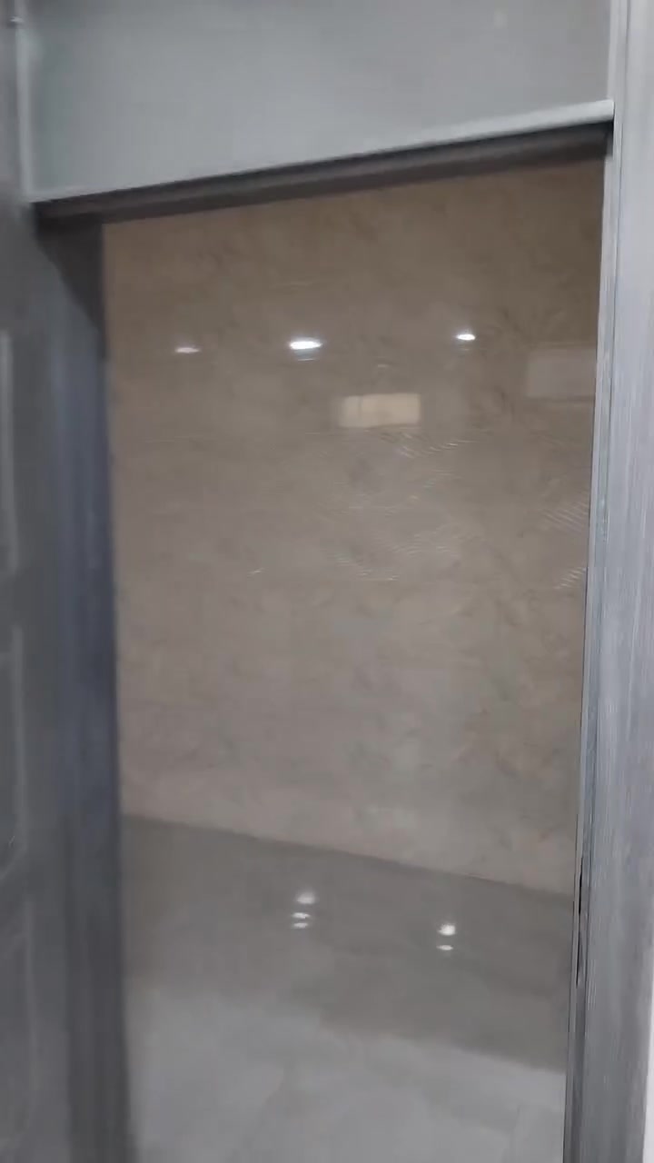 شقه للايجار في حي المهندسين قرب سريعه ابو غريب تتكون من ثلاث غرف ومطبخ وصاله وصحيات طابق اول *********** واتساب
