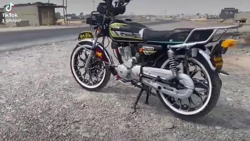 سلام عليكم دراجه للبيع 200 موديل 2025
*********** السعر 800 وبيها مجال قليل
