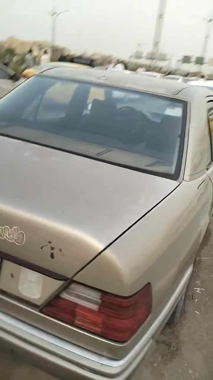 *********** ذي قار سوق الشيوخ السعر 43
ميرسدس دب موديل 91 رقم نكيلزي بغداد بااسمي محور 2ونص جاهزه حداديه فول تخم تاير
كهربائيات كلهه 
السعر 43 بيهه مجال قليل حك لجيه
