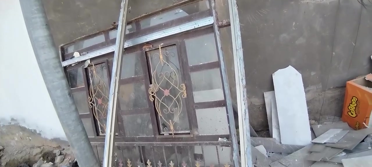 غراض لبيع الشراي يتصل او ع خاص 📍مكاني شامية حي العسكري هذا رقمي  ***********
شباك حديد الثقيل الارتفاع 170سم والعرض 2م

باب حديد الثقيل الارتفاع هو والجرجوبة240سم والعرض 1م

سخان شغال س 60وبي مجال قليل 

مراوح ثنينهن 20
