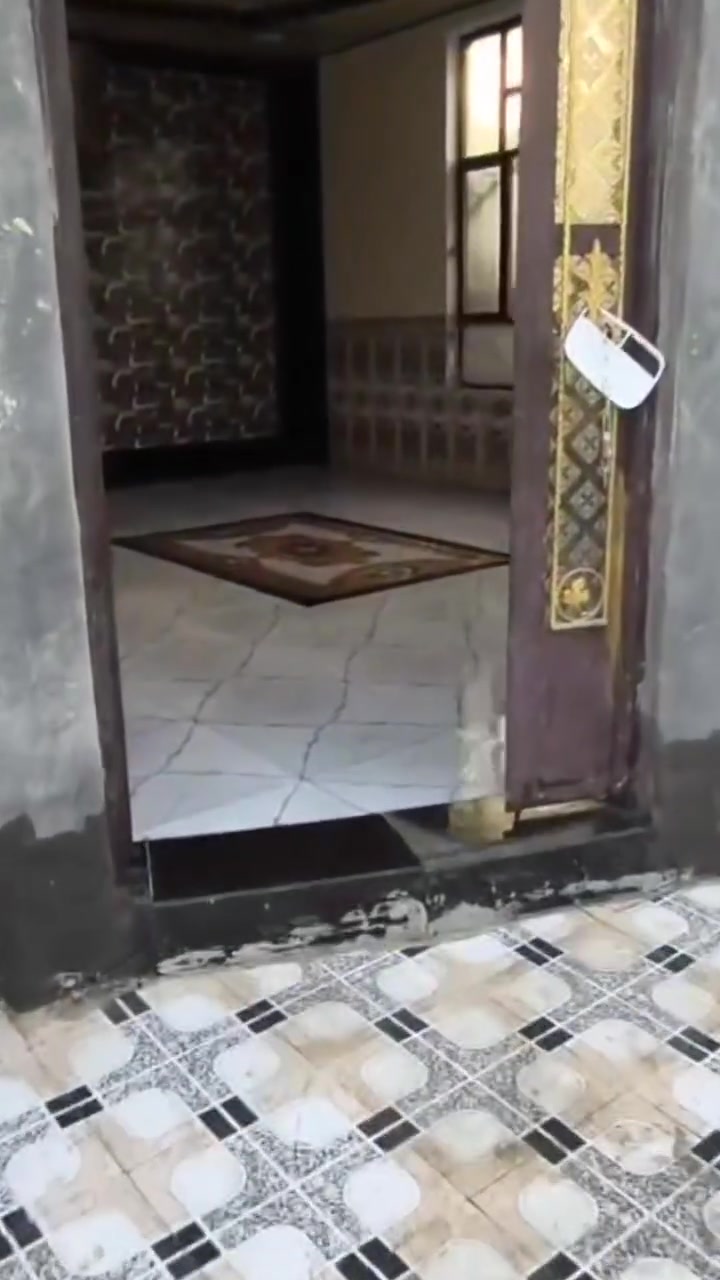 السلام عليكم بيت للبيع حي ذويب ثاني مساحه ٢٥٠ متر بناء حديث مثل مااموضح بل فيديو جاهز السكن كافة الخدمات موجوده السعر مناسب ٦٣ بي مجال الاستفسار اتصال ***********
***********
