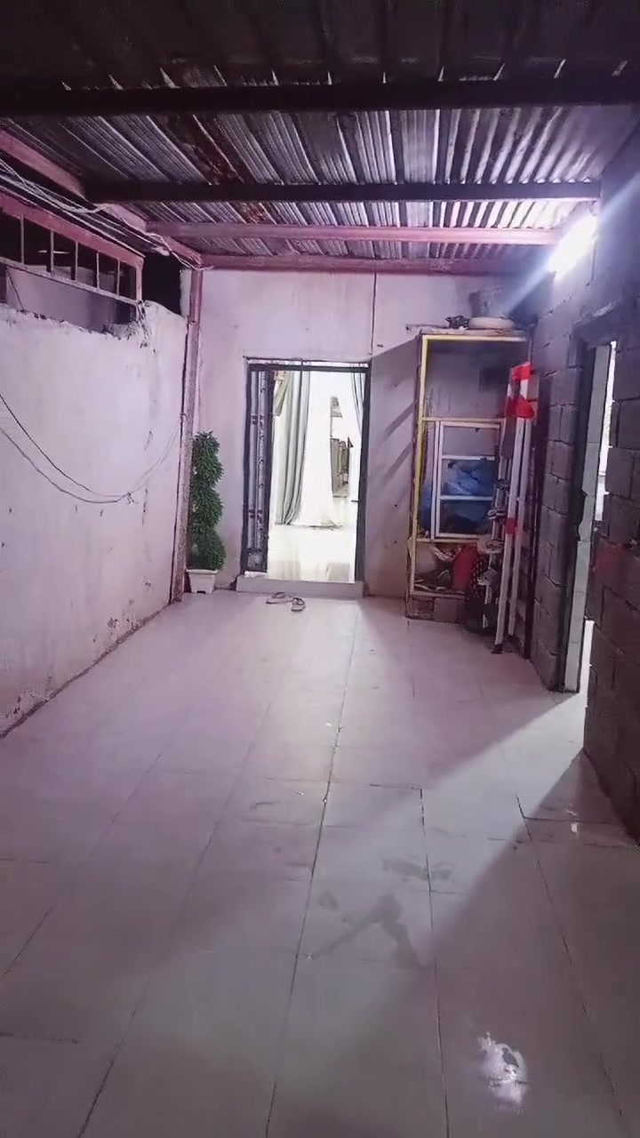 صباح الخير 

دار البيع  الزبير 

بلدية بحي الاسره معاملة كامل التثمين 

يحتوي على غرفتين وصاله ومطبخ وصحيات وكراج 

مساحه 100متر مربع 

سعر 52مليون وبيه مجال 

ستفسار تصل ***********
