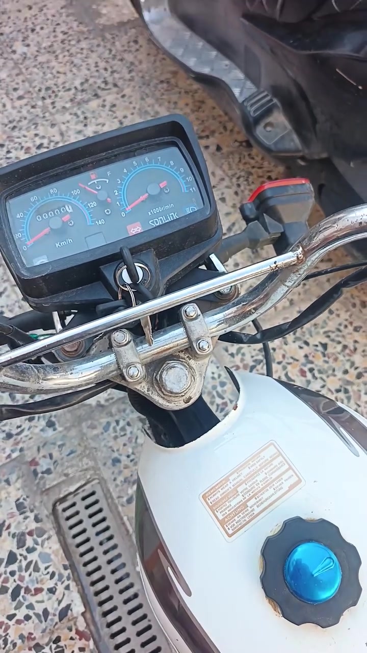 دراجه خمسه كير بدون اوراق دراجه جاهزه وحلوه وين متريد تاخذك سعره 450 بغداد الشعله ***********
