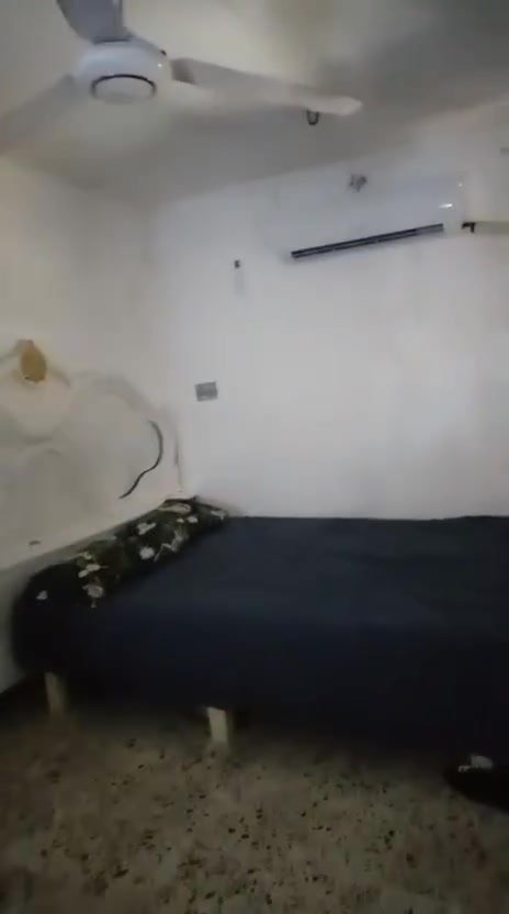 بيت للبيع طابو ملك صرف الشعب الديوان مساحه ٧٥ البيت ٣ طوابق طابقين بناء كامل غرفتين وملحقاتهم اما الطابق الثالث غرفه وحده بناءساندويج ممكن تصير غرفه او مخزن السعر ٩٣

للاستفسار ‭***********‬
