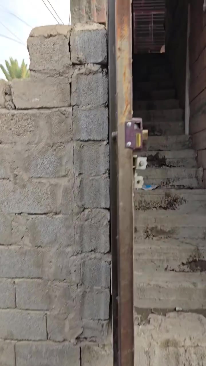 بيت ايجار • بناء حديث • طابق ثاني