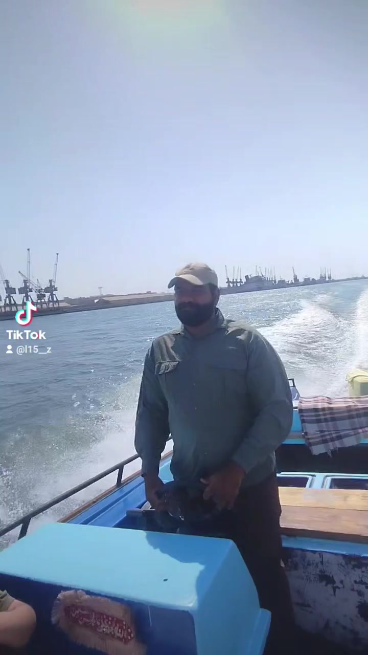 مرخصت ادمن 
زورق فايبر كويتي مكينه ياماها 115نضيفه مكفوله
6الطول 2العرض نشر بسبب وعود كذبه
البصره الطوبه و النخيل زورق عل كورنيش 
***********سعر خاص بي خير ويدلل اتصل 
وتساب بي فوت 50لتر باتري جديد باور خير من الله
سقيفه غطاس حجم وصط
