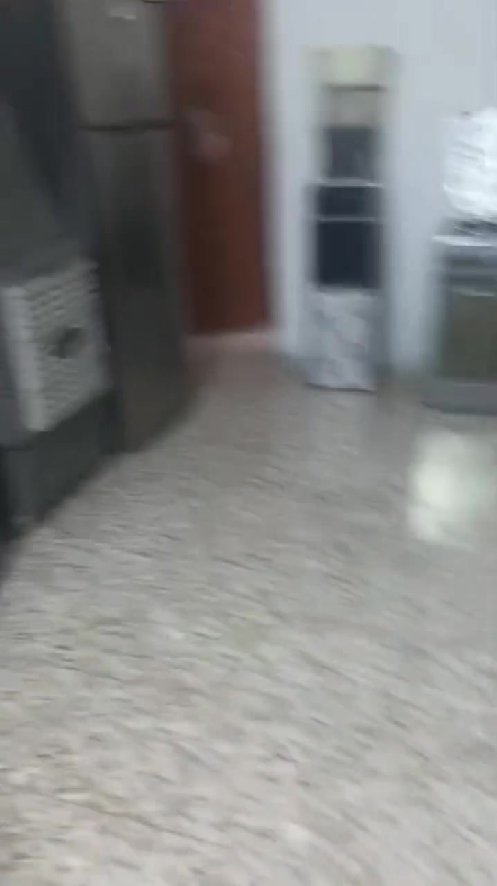 الواجهه ٦ ب ١٢ و مساحته ٧٥ يحتوي غرفه و غرفتين مو كاملات البناء وصاله ومطبخ وحمام و طرمه وترك سعر ٧٥ وبي مجال عنوان سكينه المعسكر للاستفسار ***********
