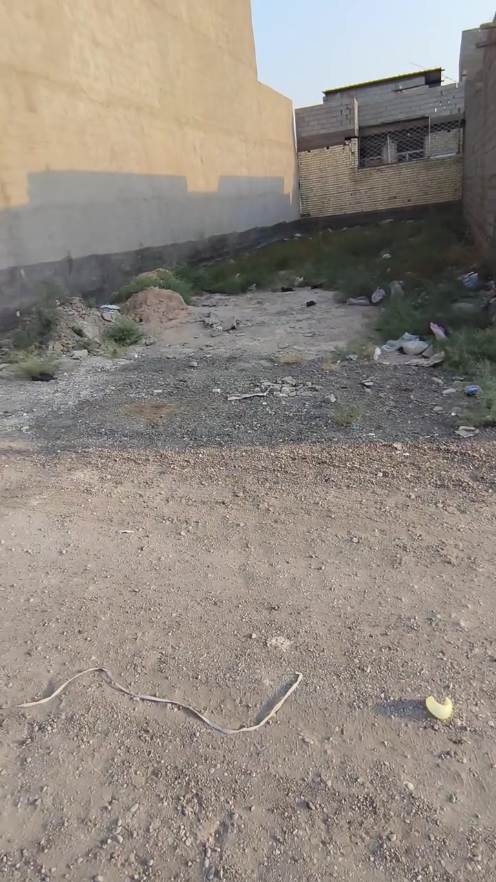 السلام عليكم _____ 
قطعه ارض  للبيع زراعي سند 25

بغداد _  المحموديه  _   طليطله _  حي المهندسين  الزراعي   
                       
 المساحة  150 م     واجهة   7 وربع   م        نزال 21  م
 
للاستفسار ه‍ 
*********** 📞 واتساب
***********
