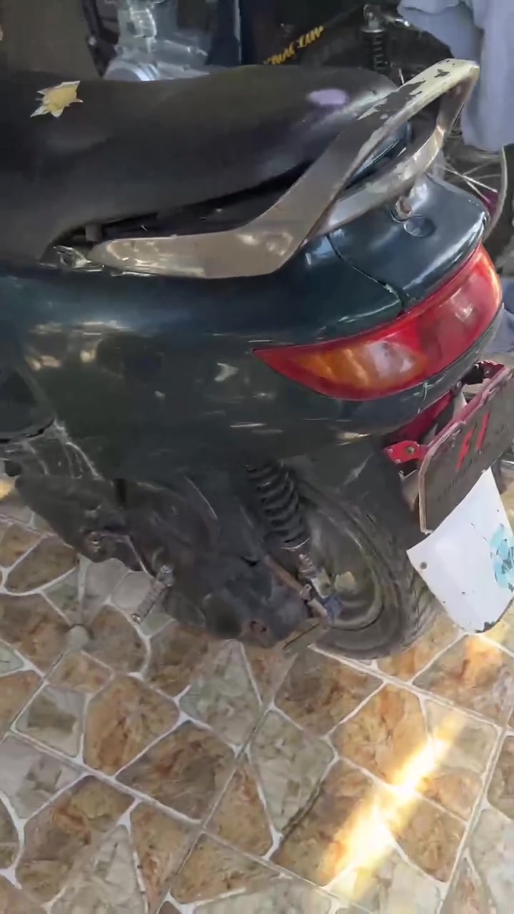 🏍️ دراجة فراشة نثية للبيع – نظيفة ومكفولة

🔧 التفاصيل:
• الماكينة مفتوحة مرة وحدة فقط، وشرط   التشغيل من نكرة وحدة.
• الكلجات جديدة.
• السلف ياباني والباتري ساو الأصلي وجديد.
• الكاربريتر نظيف جداً وما يوكّفك.
• كهربائياتها عوزها شغلات بسيطة 
• اللايت الامامي قوي جداً وشغال 💡
• النقص الوحيد: الكفر شويّة تعبان.

💰 السعر: 390 ألف دينار
📍 الموقع: الديوانية – المهناوية
📞 للاستفسار: ***********
