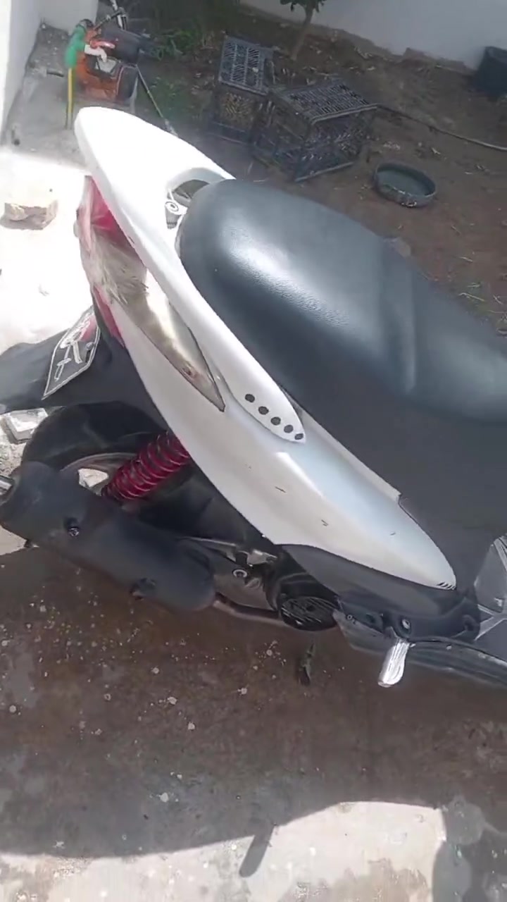 اسلام عليكم البيع درجة سيام خير من الله مكينه نضيف درجة سرعه140 صلنص صجمي تخم تايرات لايت خلفي امامي بك لايت كل شغل سلف هندر كله شغال سعره 300 قفل ترهم مروس شراي اتصل *********** او وتساب مكان بعقوبة
