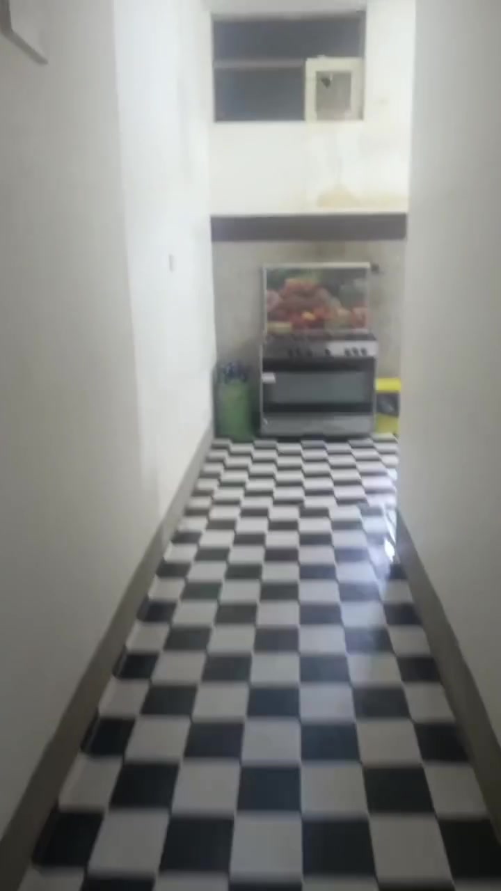 سلام عليكم بيت للبيع في الصقلاويه الشهداء الثانيه طابو زراعي مساحته 120 يحتوي علا قرفه وصاله ومطبخ وستقبال وحمامات بيت جاهز للسكن خدمات كامله مي كهربه تبليط السعر 35 وبي مجال للستفسار التصال 
(***********)(‏‪***********‬‏)
